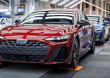 6.000 Beschäftigte protestieren gegen mögliches Audi-Aus in Neckarsulm