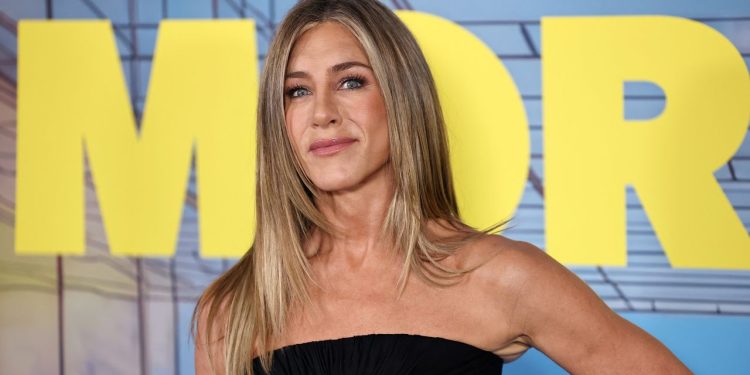 Jennifer Aniston macht Plank-Übungen auf Yacht vor Mallorca