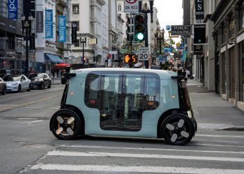 Zoox darf erstmals Robotaxis ohne Lenkrad kommerziell fahren