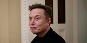 Musk sucht Handwerker für KI-Rechenzentren – auch im All