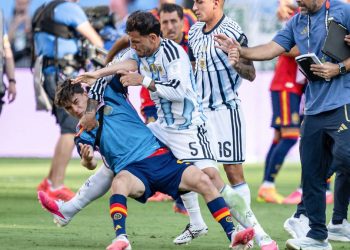 FIFA sperrt Argentiniens Paredes zehn Spiele nach WM-Finale