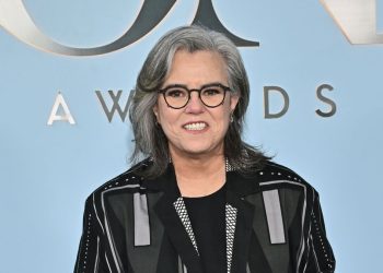 Rosie O’Donnell moderiert Kimmels Show und attackiert Trump